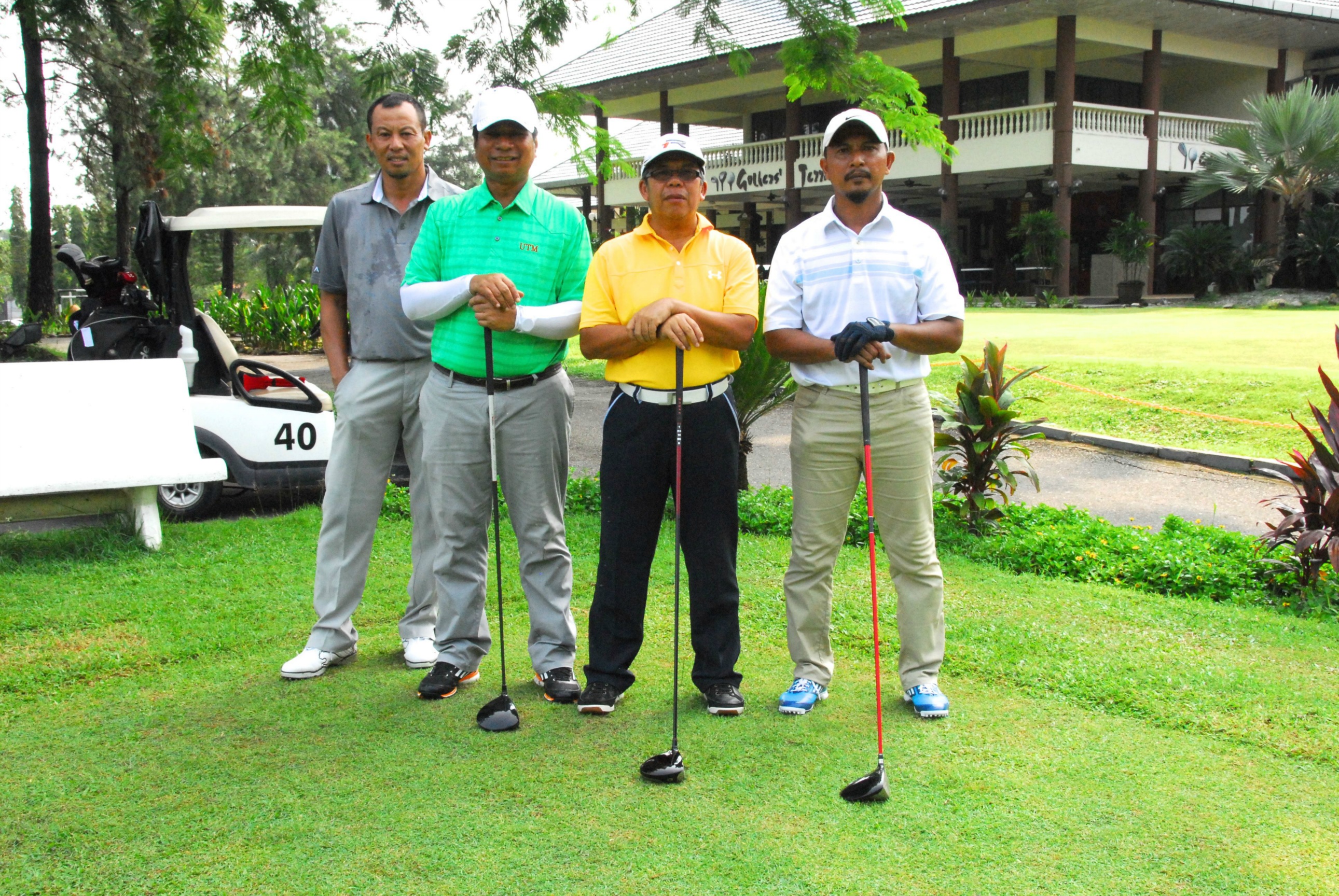 PRO15 157 GOLF DSC 0378.JPG